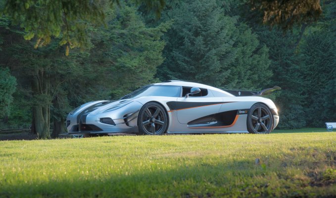 Koenigsegg One:1 side view