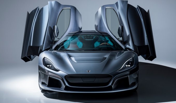 Rimac C_Two front view doors open