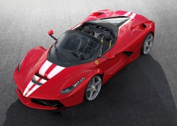 Ferrari LaFerrari Aperta front side view red